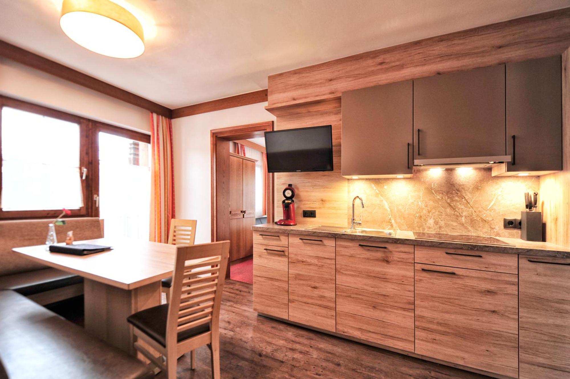 Haus Enzian Apartment Fiss Exterior photo